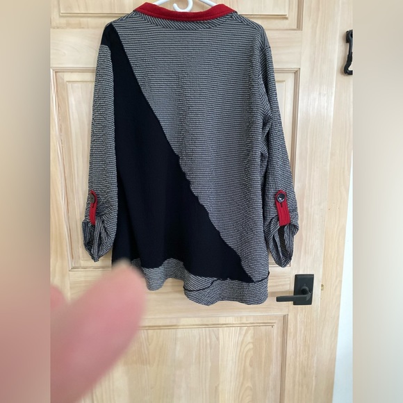 Ali Miles Plus size 2X. Shirt or light jacket. Like New Condition. - Picture 5 of 6